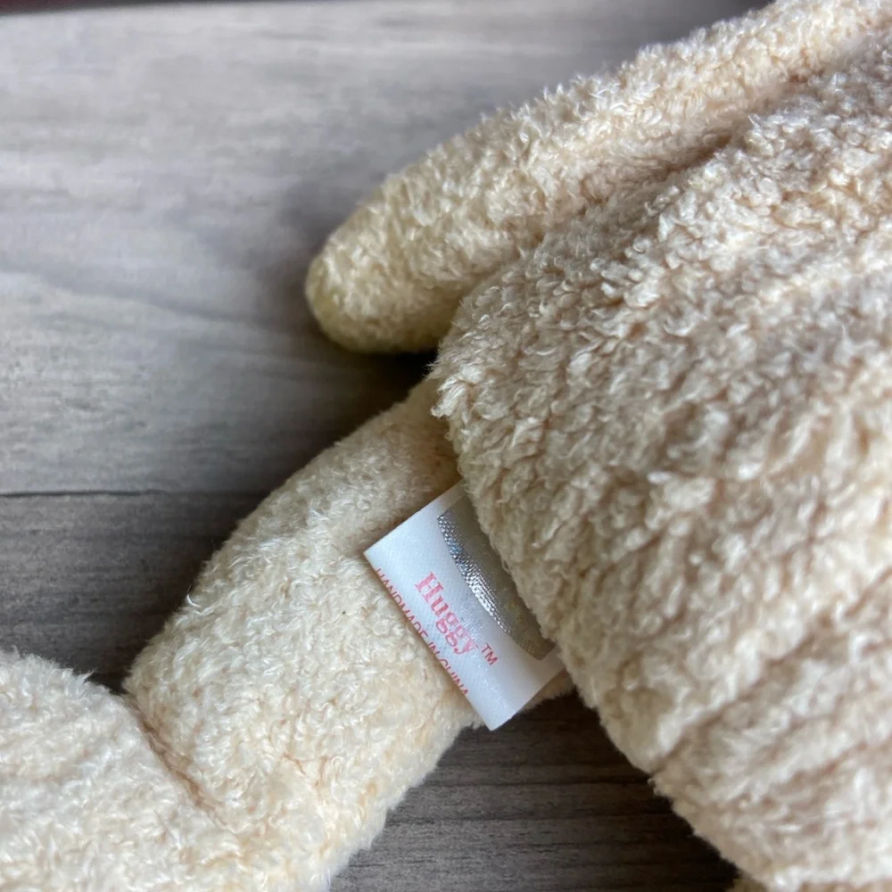 Ty Beanie Baby named Huggy the Bear, released in 2000,‎ NWT